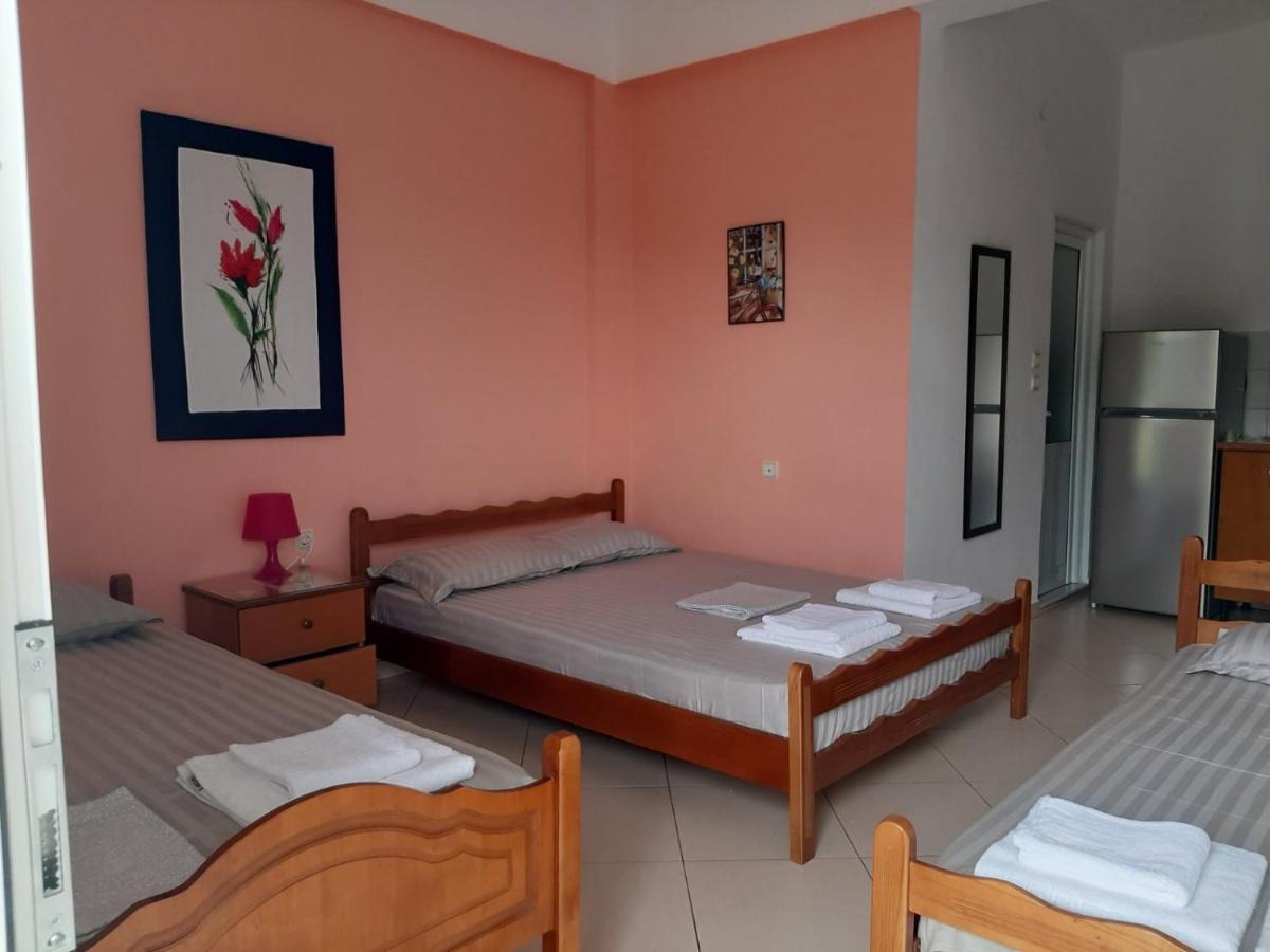 Rexhos Studios Himare Buitenkant foto