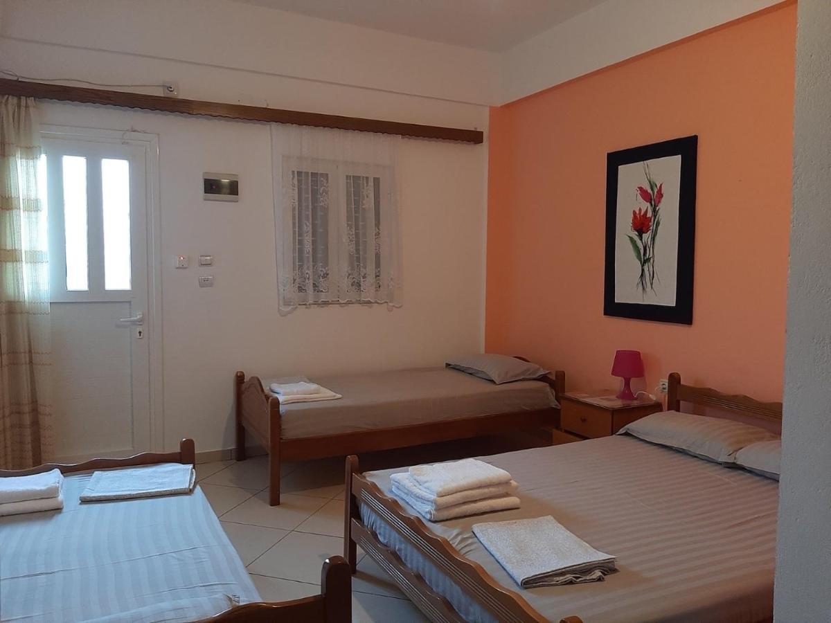 Rexhos Studios Himare Buitenkant foto